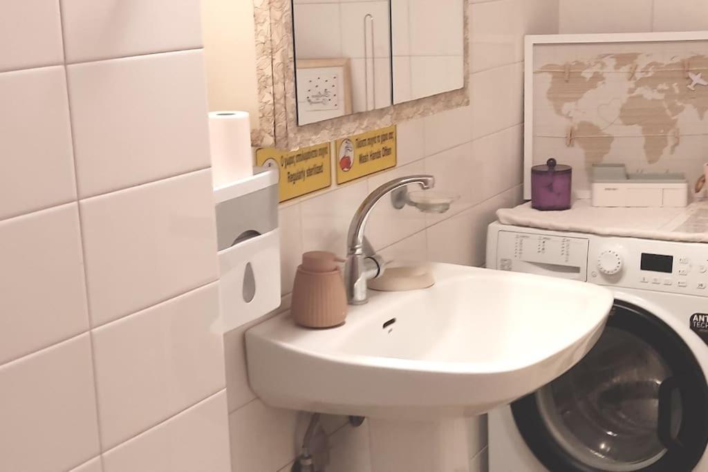 Theano'S Cozy & Quiet Lux Central Flat - Wifi & Full Amenities Patras Dış mekan fotoğraf